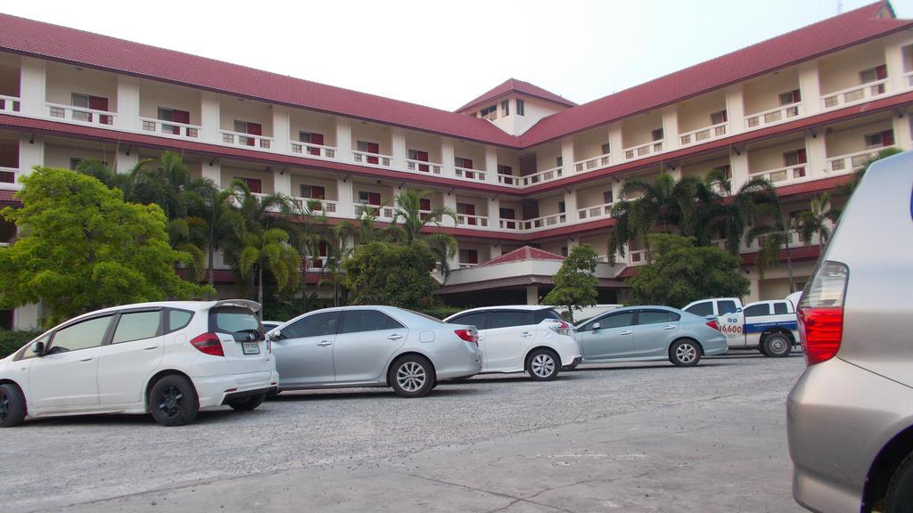 Hotel A.P.Garden à Kalasin Extérieur photo