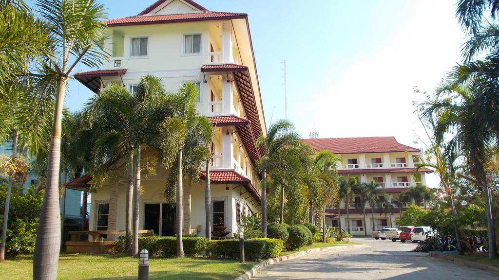 Hotel A.P.Garden à Kalasin Extérieur photo