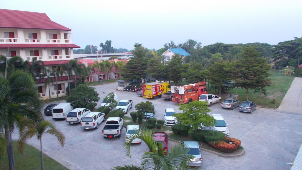 Hotel A.P.Garden à Kalasin Extérieur photo