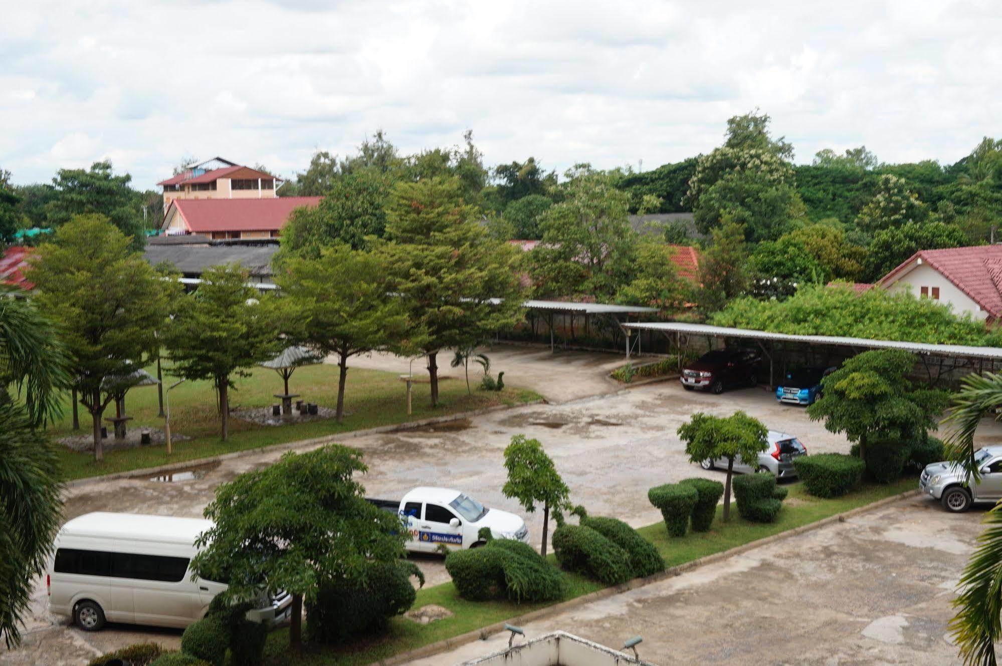 Hotel A.P.Garden à Kalasin Extérieur photo